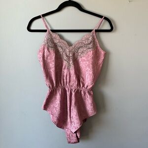 Mauve 1980s teddy SM